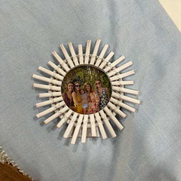 Amanda Linroth Sunburst Picture frame - Picture 2 of 5